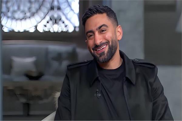 أنس بوخش يأجل عرض حلقات برنامج AB Talks